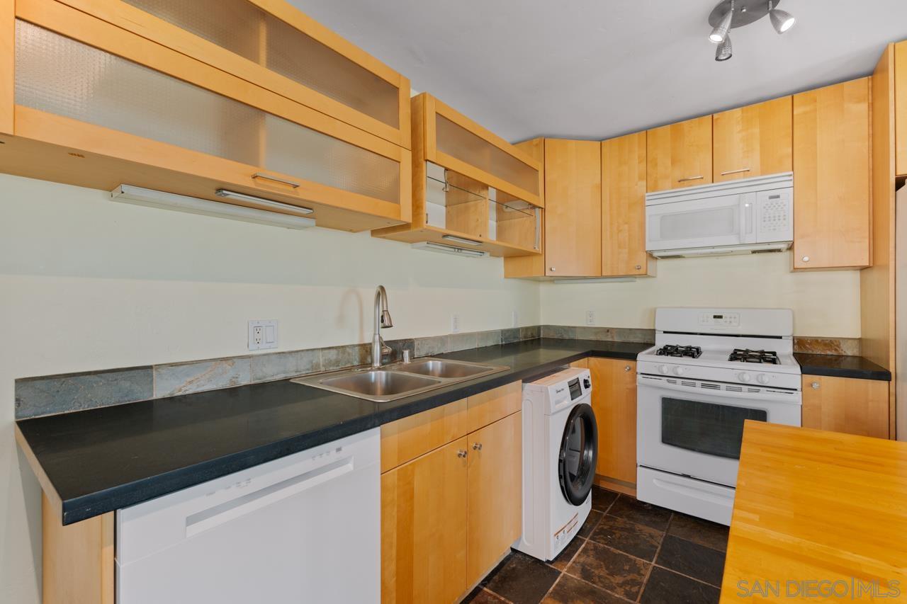 Detail Gallery Image 8 of 22 For 4165 1/2  Mississippi St, San Diego,  CA 92104 - 2 Beds | 1 Baths