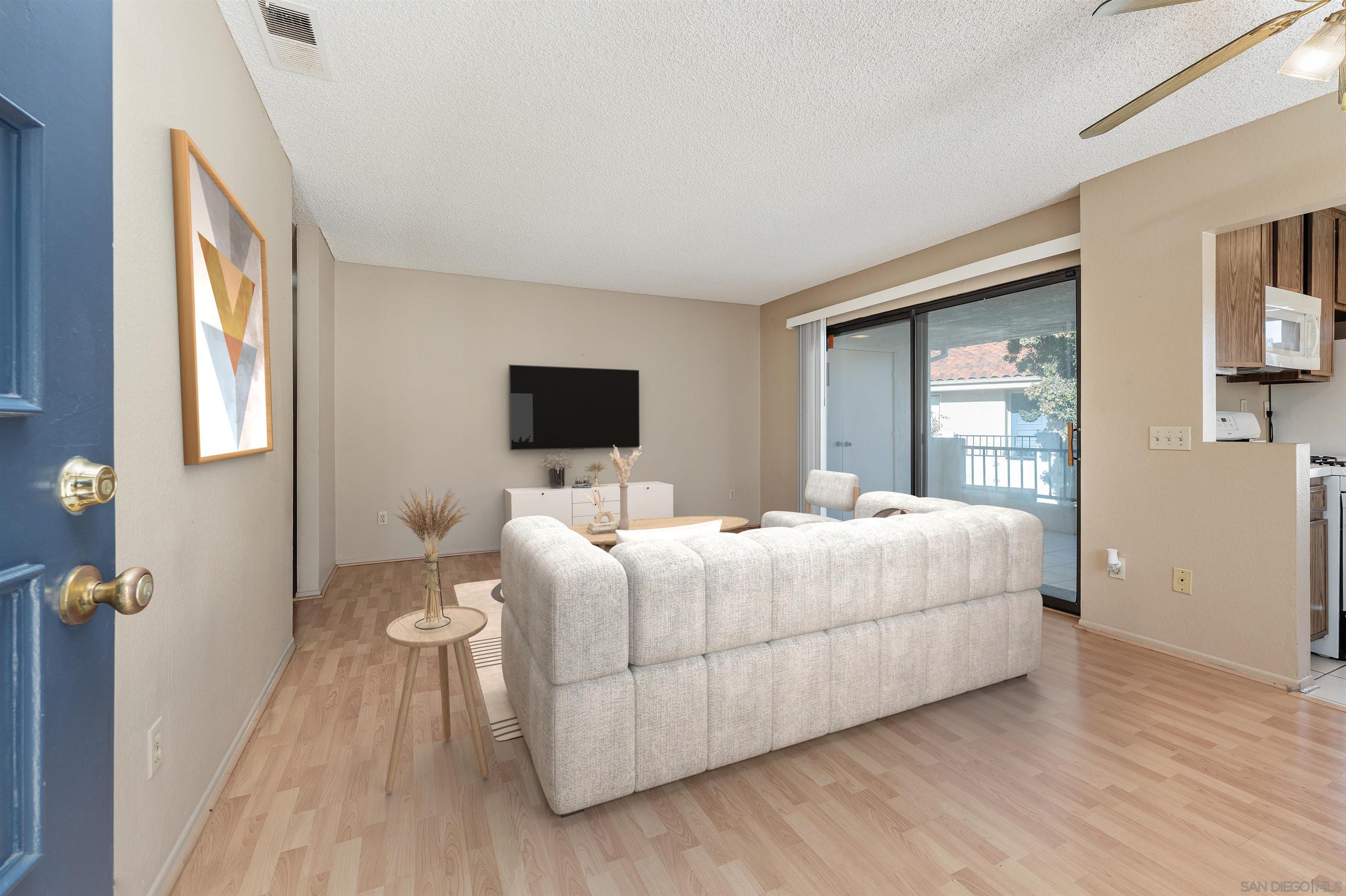 Detail Gallery Image 5 of 36 For 8444  New Salem  #12,  San Diego,  CA 92126 - 2 Beds | 2 Baths
