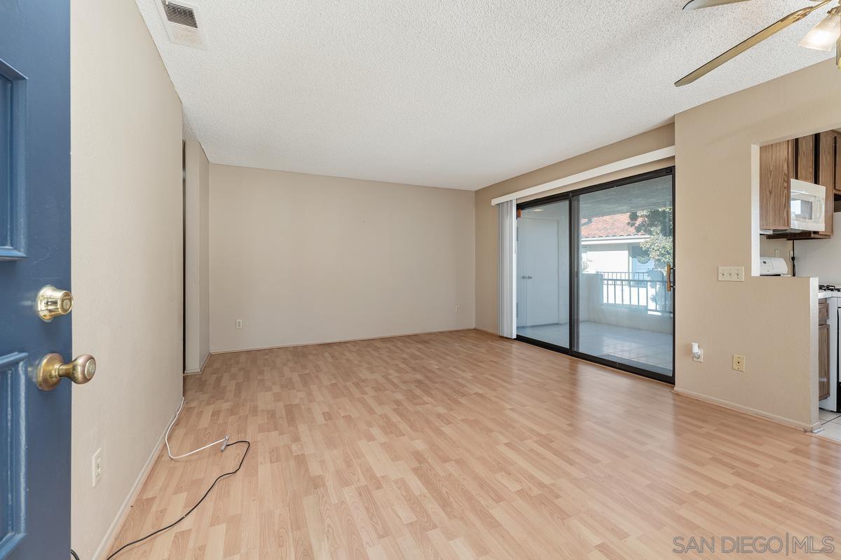 Detail Gallery Image 6 of 36 For 8444  New Salem  #12,  San Diego,  CA 92126 - 2 Beds | 2 Baths
