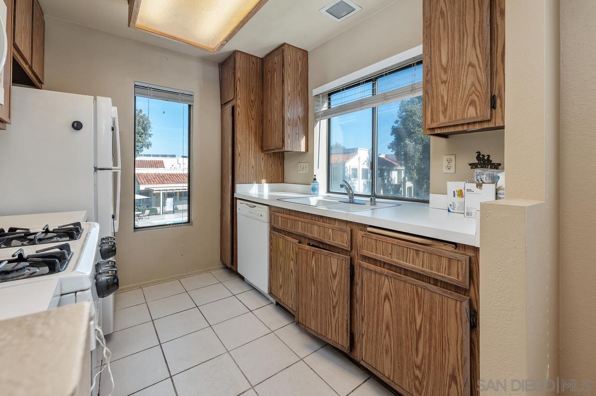 Detail Gallery Image 8 of 36 For 8444  New Salem  #12,  San Diego,  CA 92126 - 2 Beds | 2 Baths