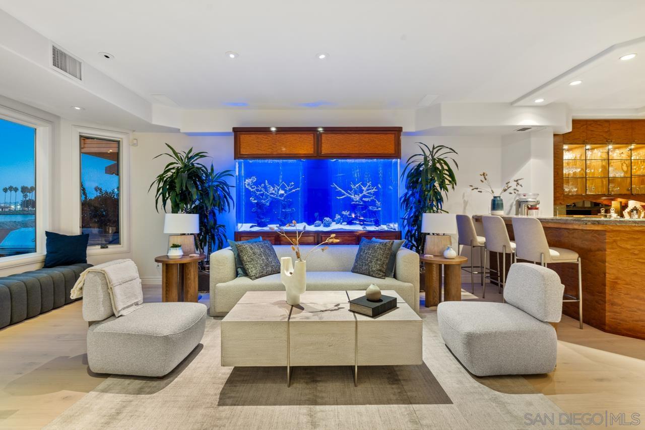 Detail Gallery Image 21 of 50 For 2741  Bayside Walk, San Diego,  CA 92109 - 3 Beds | 2/2 Baths