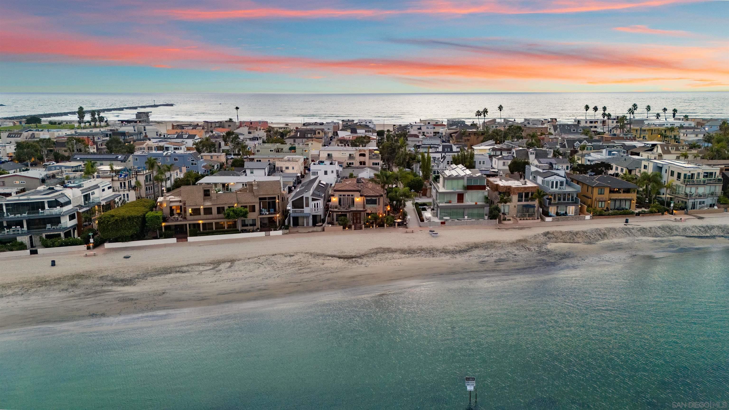 Detail Gallery Image 8 of 50 For 2741  Bayside Walk, San Diego,  CA 92109 - 3 Beds | 2/2 Baths