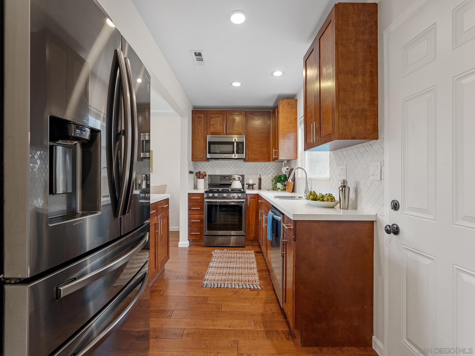 Detail Gallery Image 10 of 36 For 4747  Lenore Dr, San Diego,  CA 92115 - 3 Beds | 2 Baths