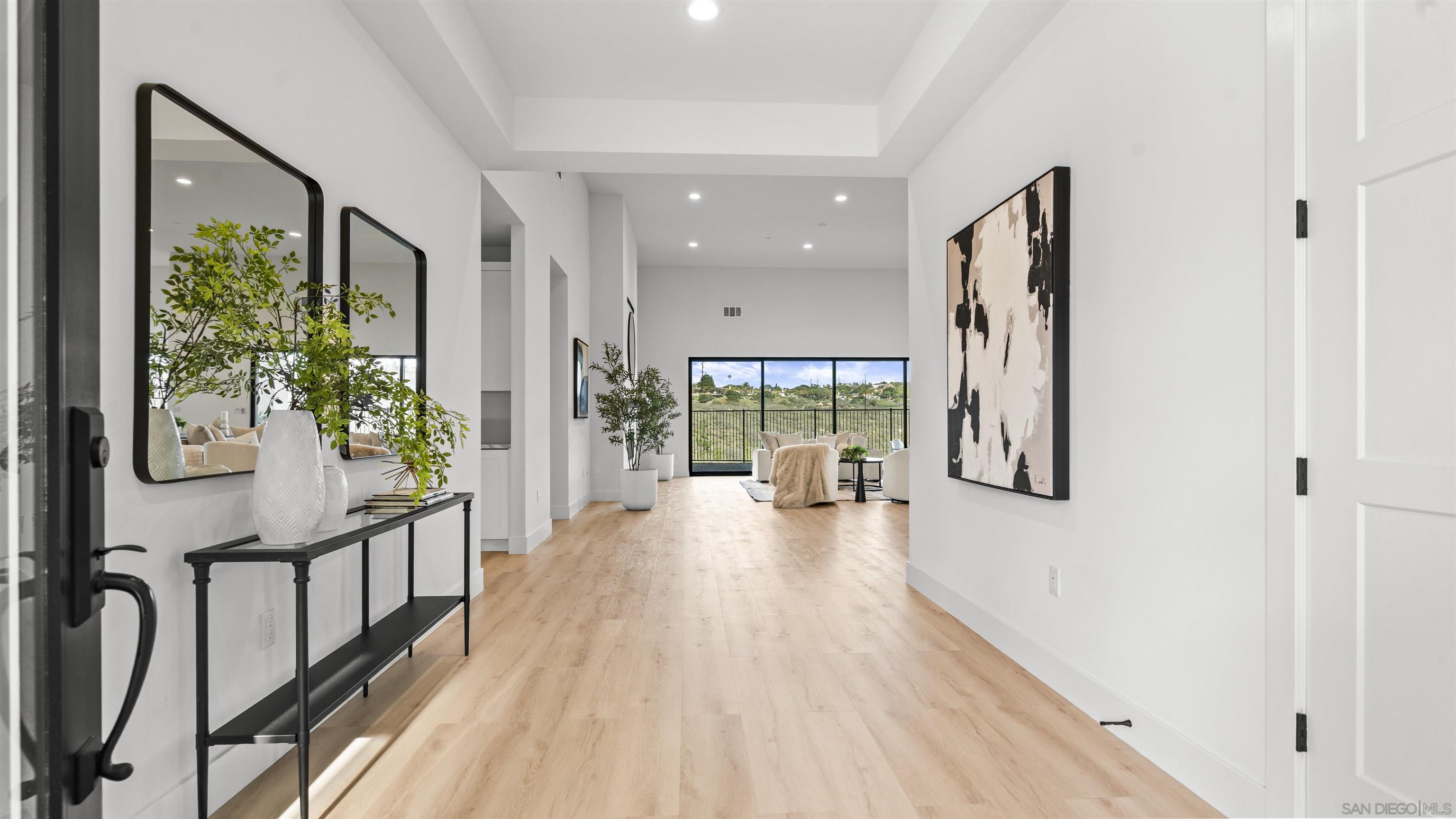 Detail Gallery Image 4 of 53 For 16925  Old Coach Rd, Poway,  CA 92064 - 6 Beds | 4/1 Baths