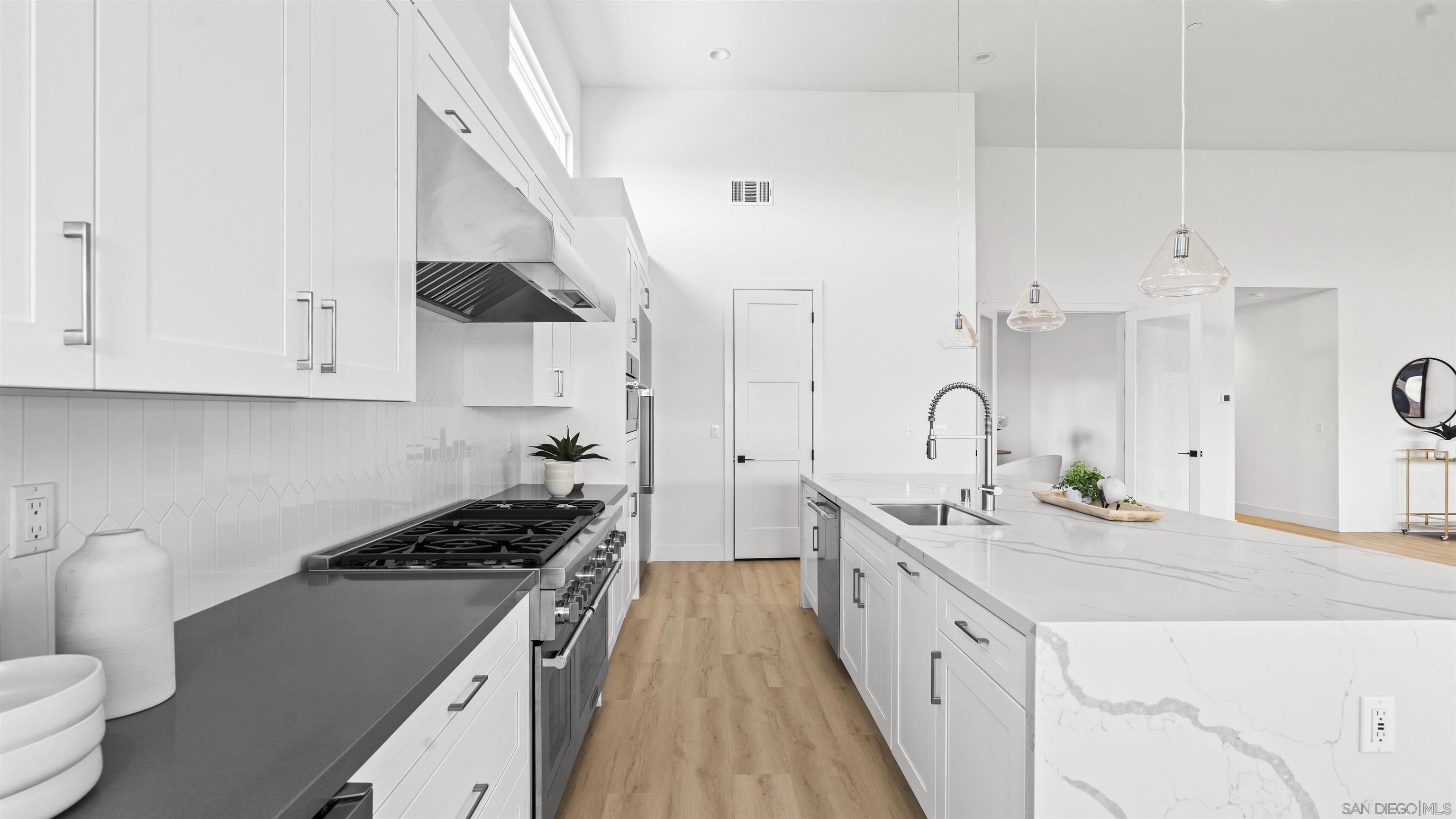 Detail Gallery Image 10 of 54 For 16925  Old Coach Rd, Poway,  CA 92064 - 6 Beds | 4/1 Baths