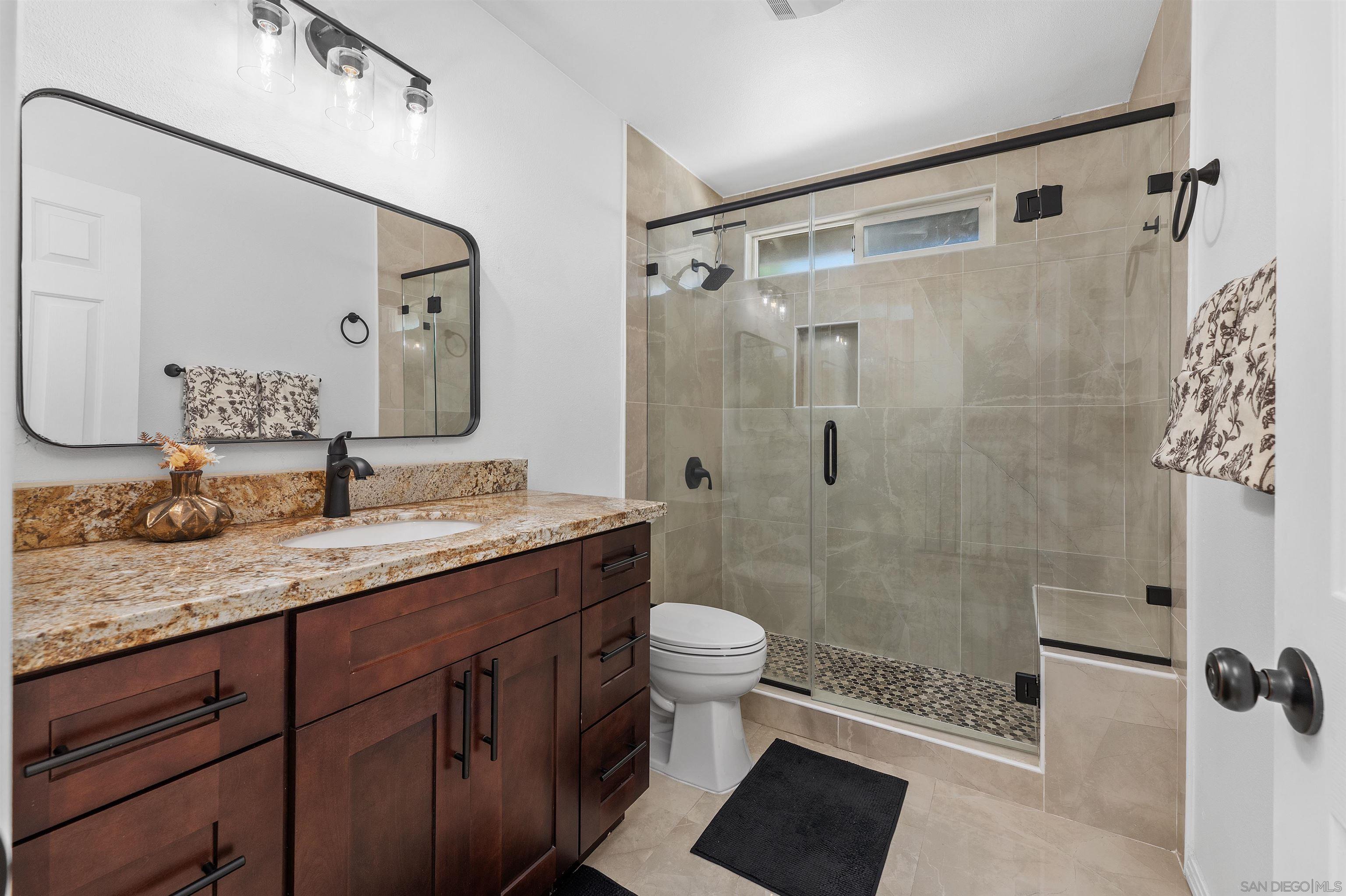 Detail Gallery Image 11 of 14 For 62  Country Club Cir, Chula Vista,  CA 91911 - 3 Beds | 3 Baths