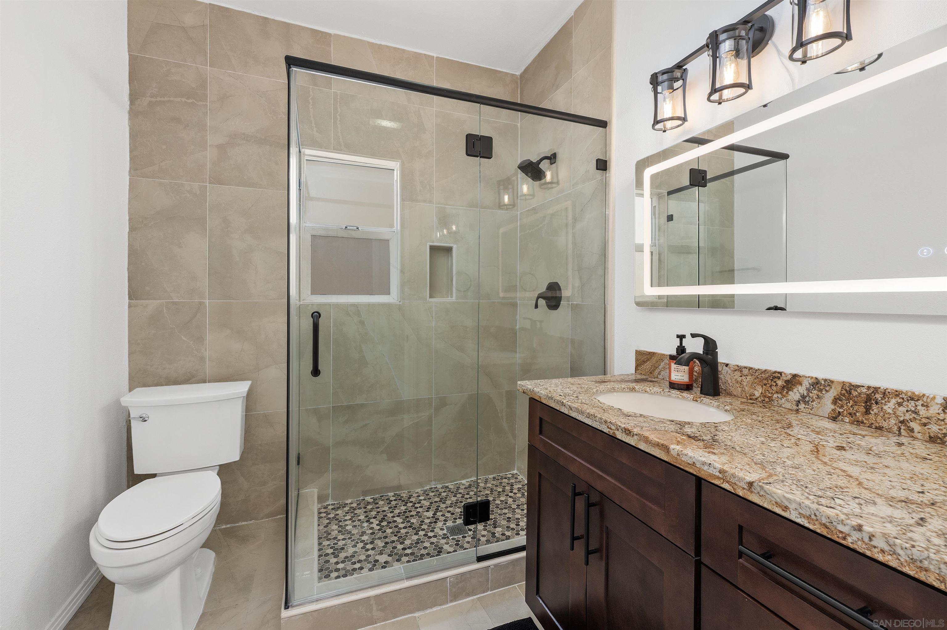 Detail Gallery Image 6 of 14 For 62  Country Club Cir, Chula Vista,  CA 91911 - 3 Beds | 3 Baths