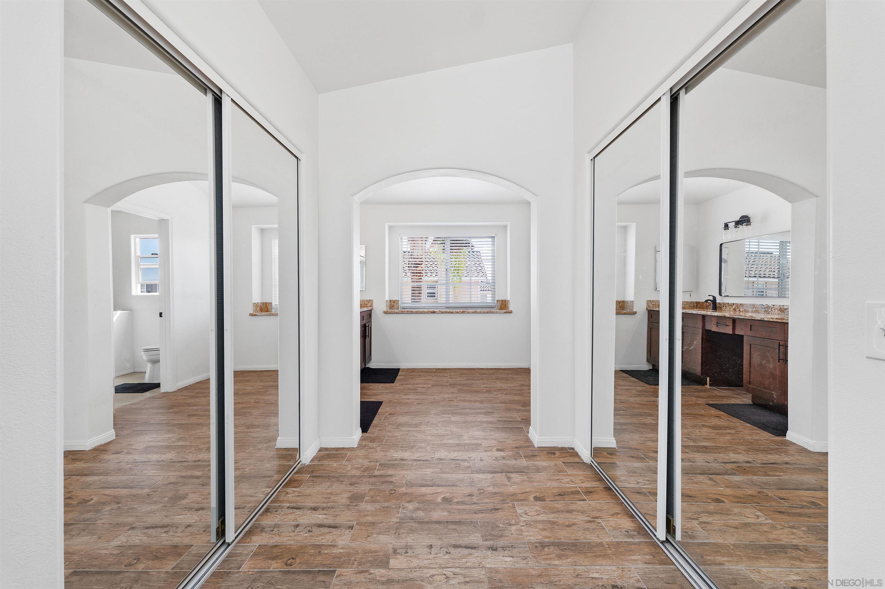 Detail Gallery Image 8 of 14 For 62  Country Club Cir, Chula Vista,  CA 91911 - 3 Beds | 3 Baths