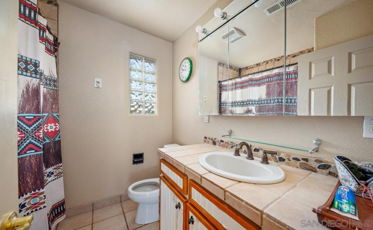 Detail Gallery Image 11 of 23 For 31141  Saddleback Rd, Valley Center,  CA 92082 - 2 Beds | 2 Baths