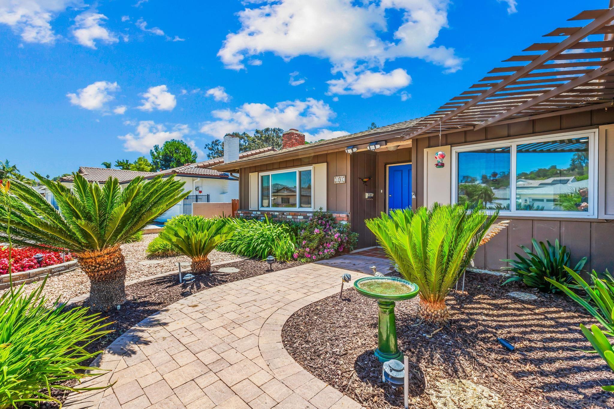 Detail Gallery Image 2 of 34 For 1261  La Mirada Ave, Escondido,  CA 92026 - 3 Beds | 2 Baths