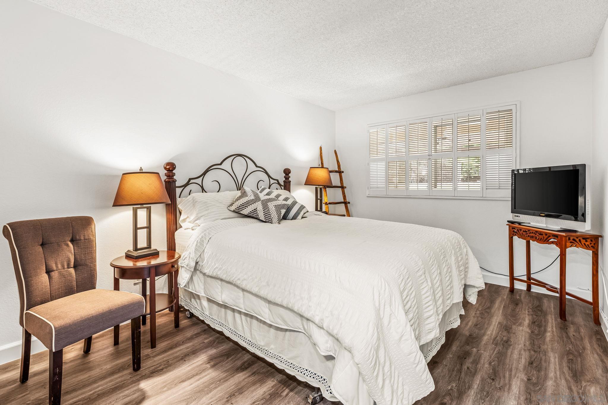 Detail Gallery Image 16 of 34 For 1261  La Mirada Ave, Escondido,  CA 92026 - 3 Beds | 2 Baths