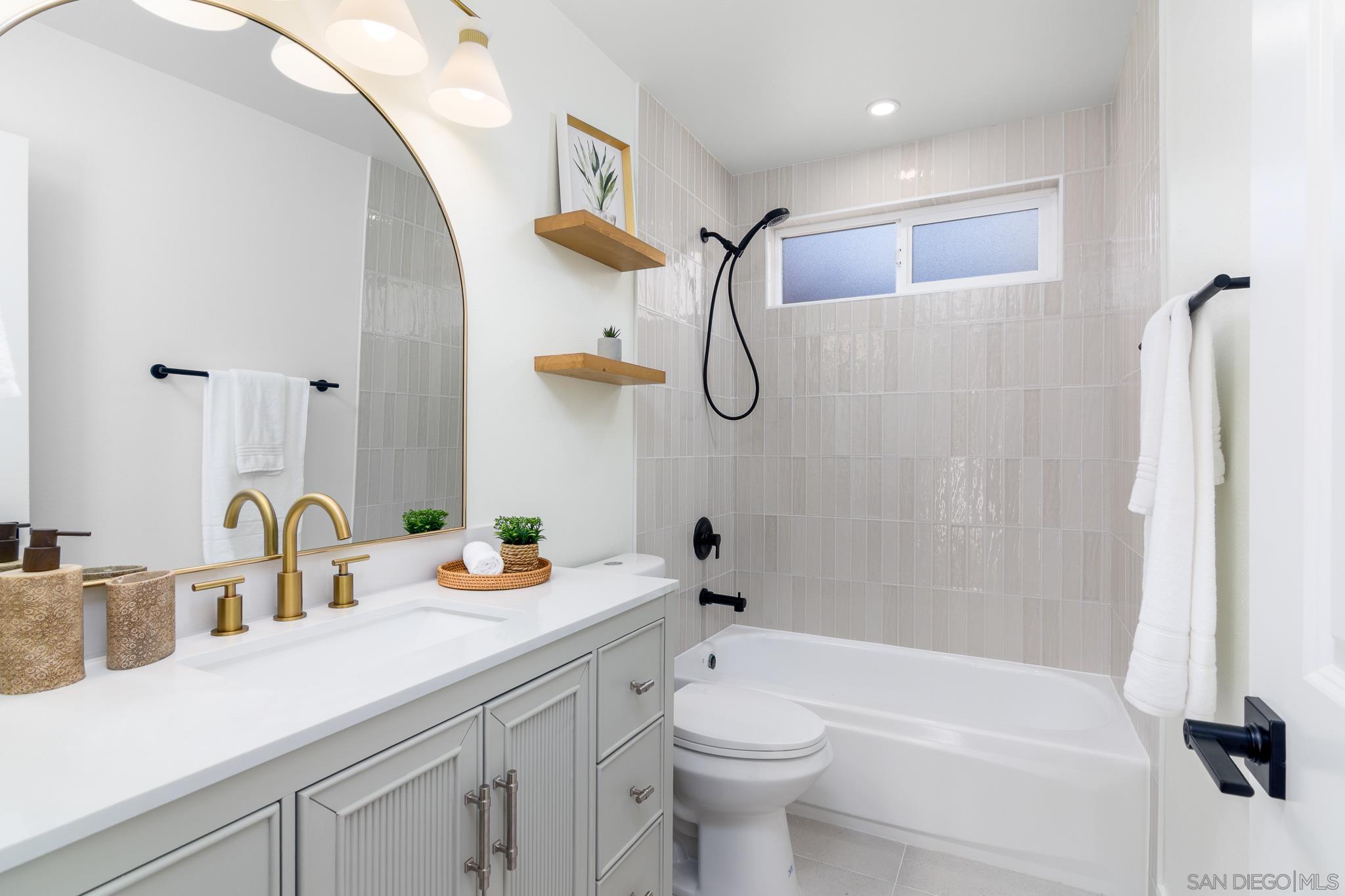 Detail Gallery Image 15 of 33 For 3036  Driscoll Drive, San Diego,  CA 92117 - 3 Beds | 2 Baths