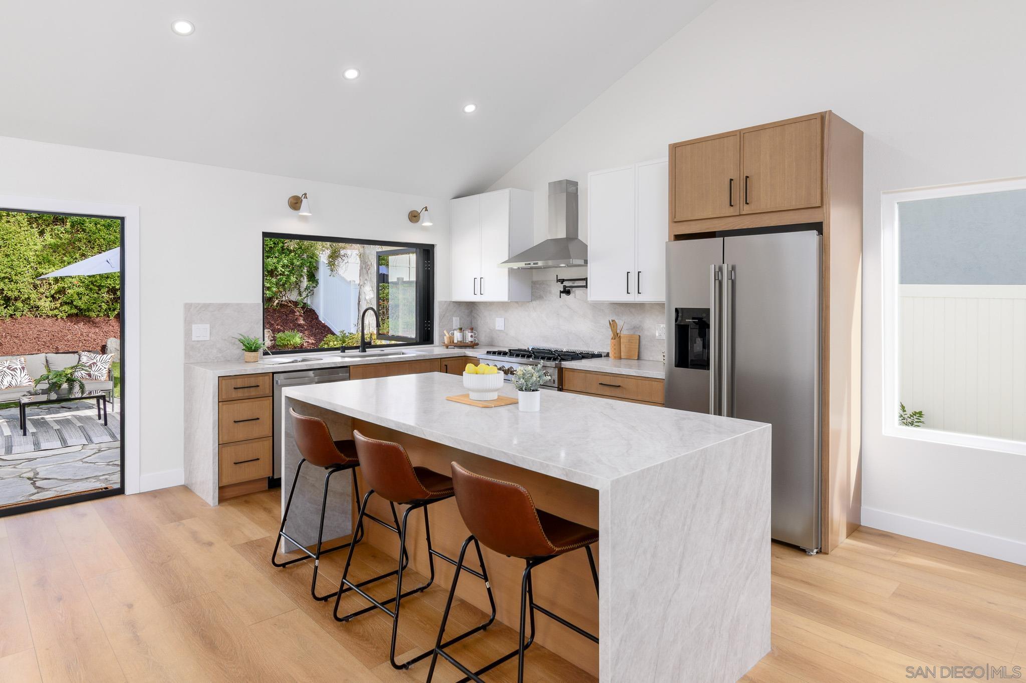 Detail Gallery Image 8 of 33 For 3036  Driscoll Drive, San Diego,  CA 92117 - 3 Beds | 2 Baths