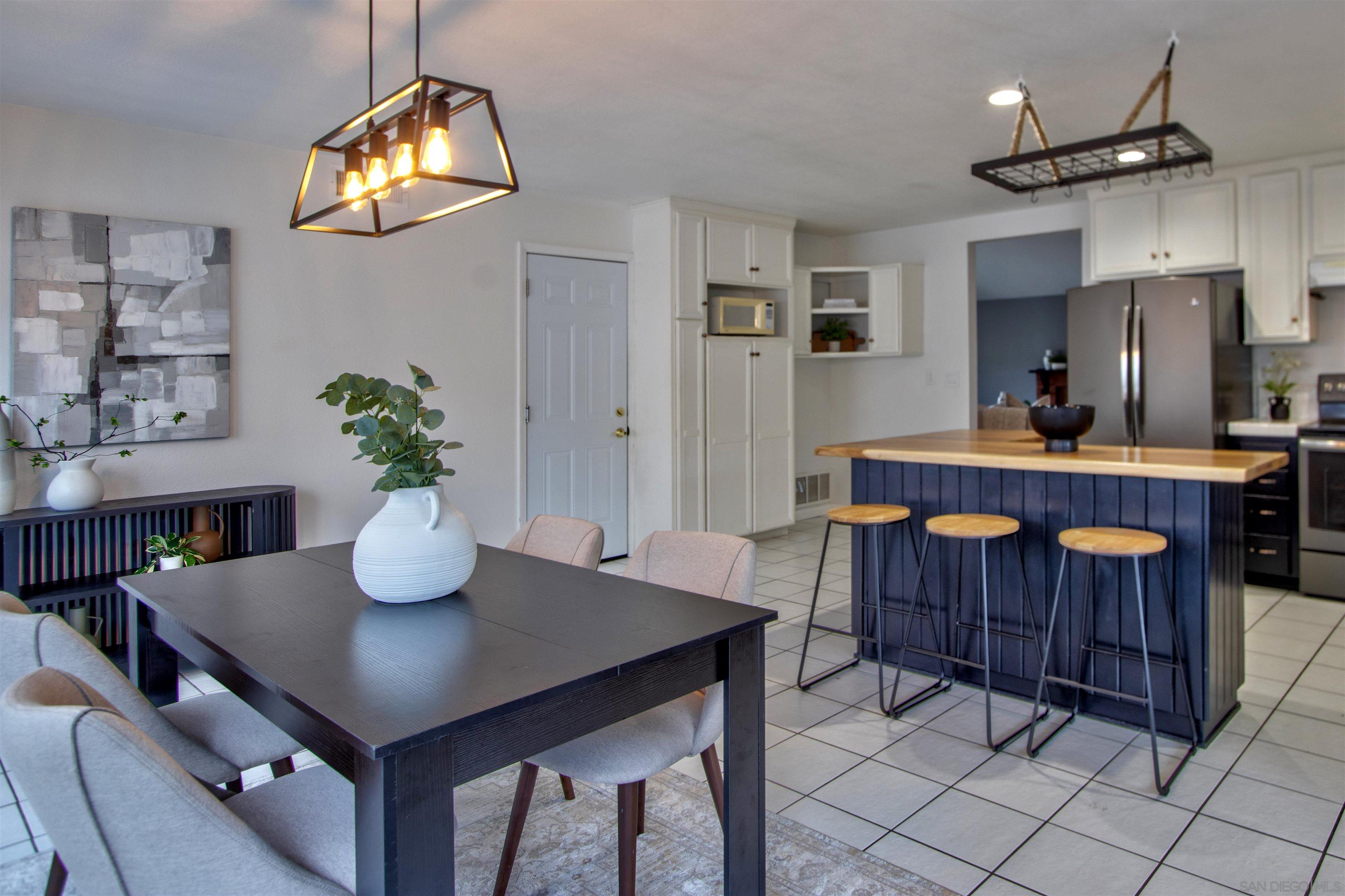 Detail Gallery Image 13 of 25 For 8450  Aries Road, San Diego,  CA 92126 - 3 Beds | 2 Baths