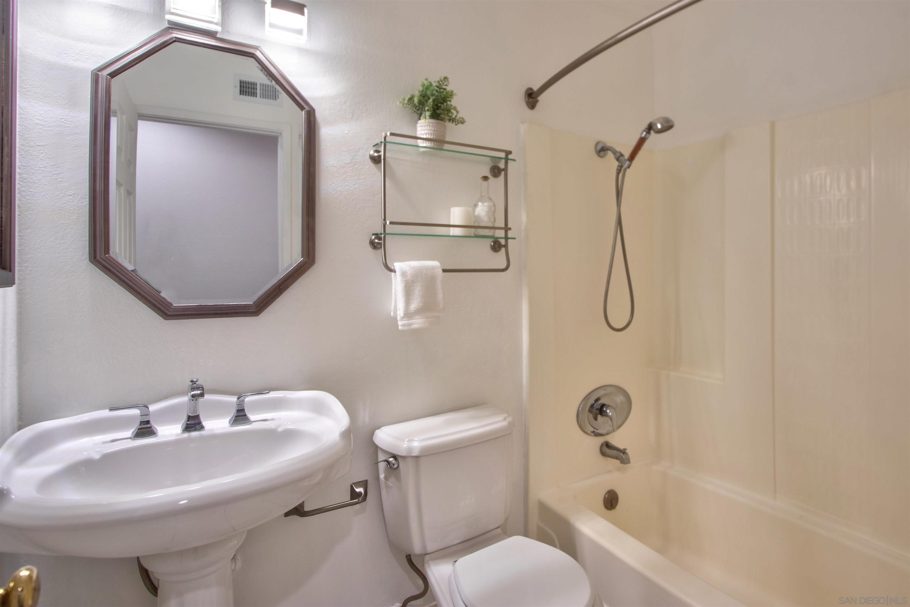Detail Gallery Image 21 of 25 For 8450  Aries Road, San Diego,  CA 92126 - 3 Beds | 2 Baths