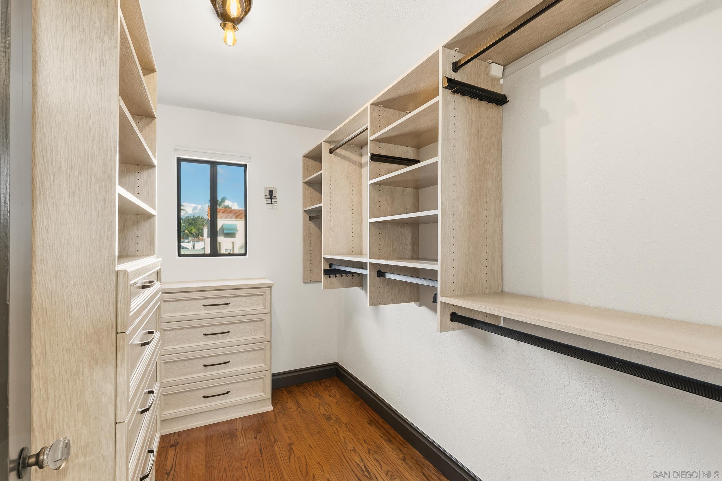 Detail Gallery Image 34 of 59 For 4668 E Talmadge Drive, San Diego,  CA 92116 - 3 Beds | 2/1 Baths