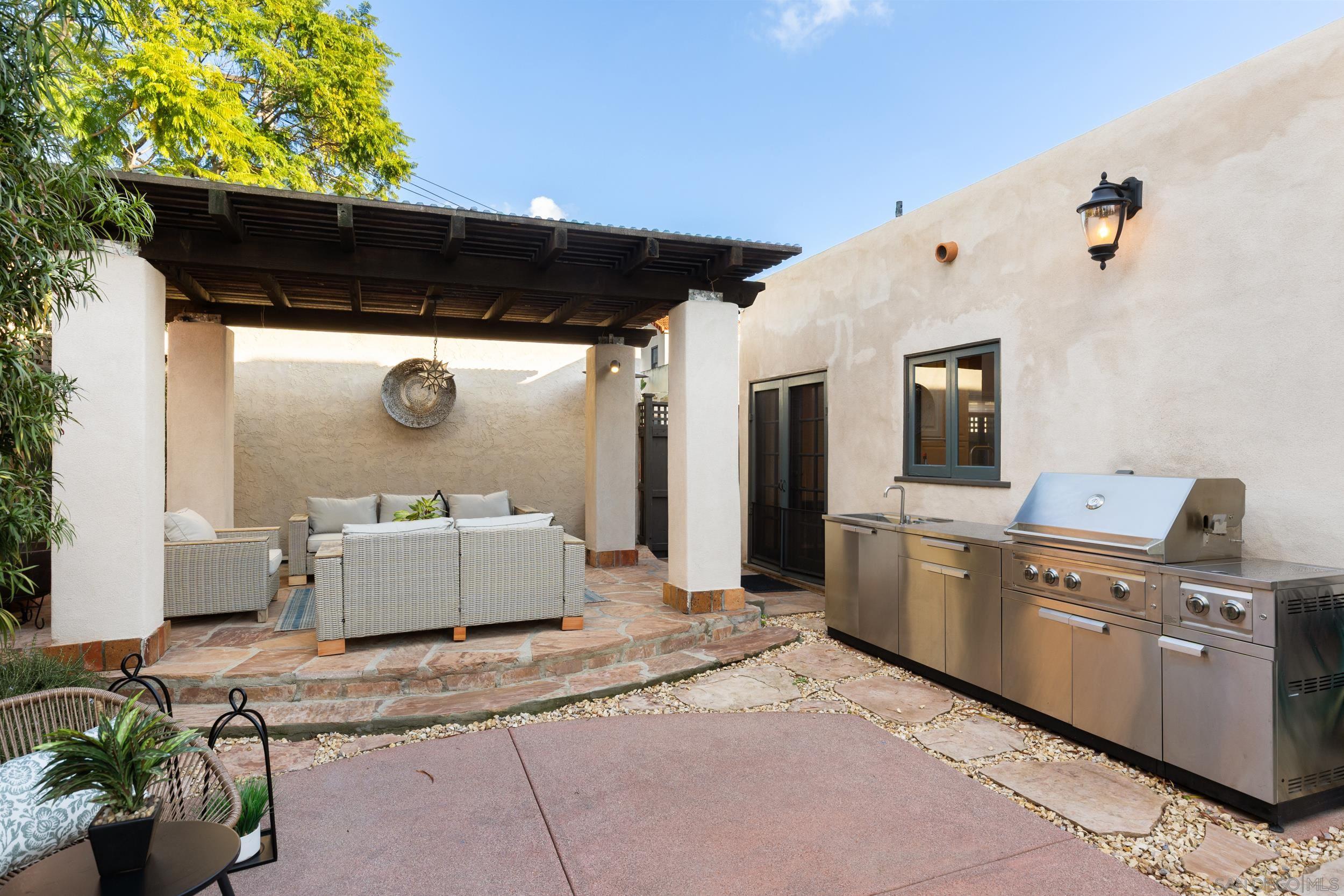 Detail Gallery Image 41 of 59 For 4668 E Talmadge Drive, San Diego,  CA 92116 - 3 Beds | 2/1 Baths