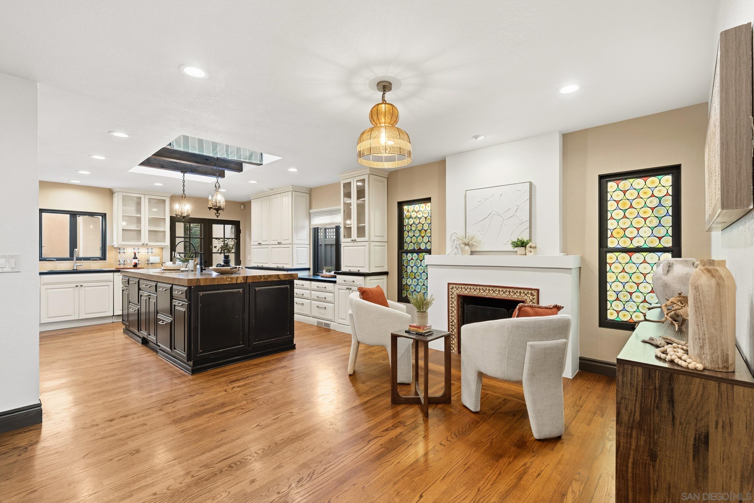 Detail Gallery Image 9 of 59 For 4668 E Talmadge Drive, San Diego,  CA 92116 - 3 Beds | 2/1 Baths