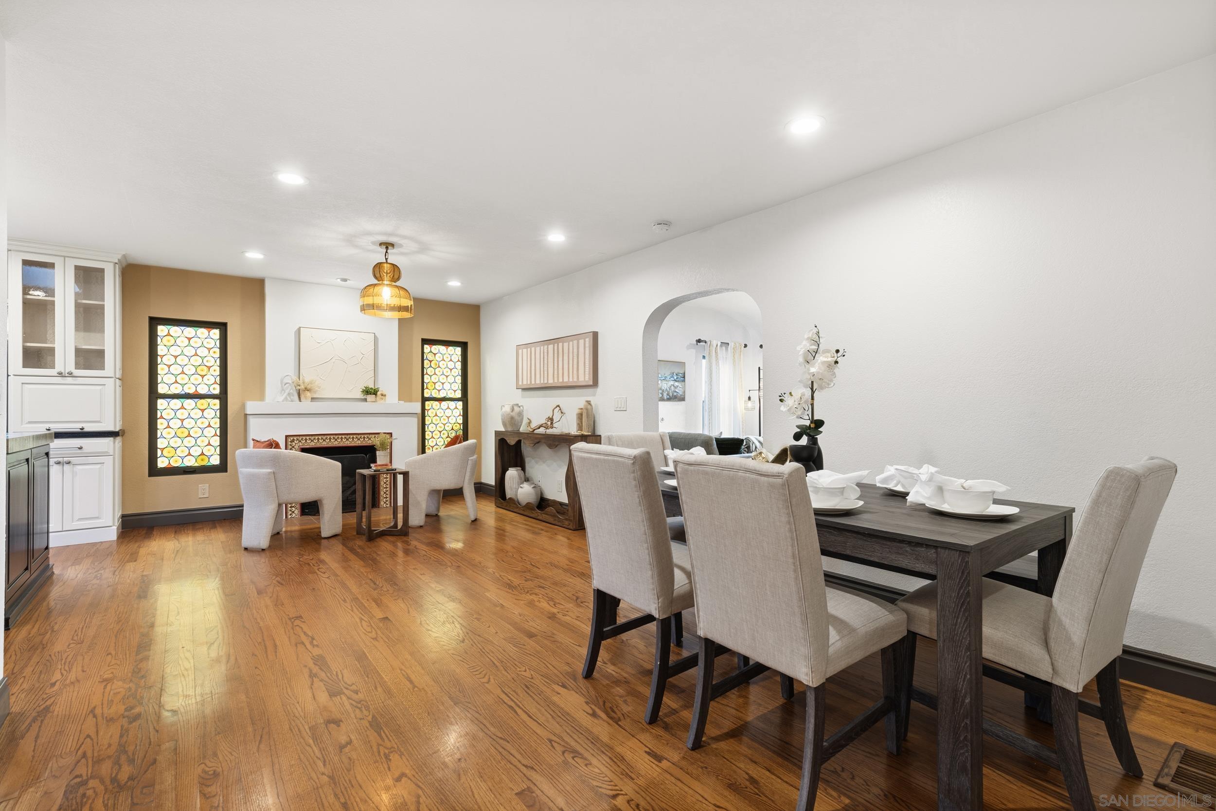 Detail Gallery Image 10 of 59 For 4668 E Talmadge Drive, San Diego,  CA 92116 - 3 Beds | 2/1 Baths