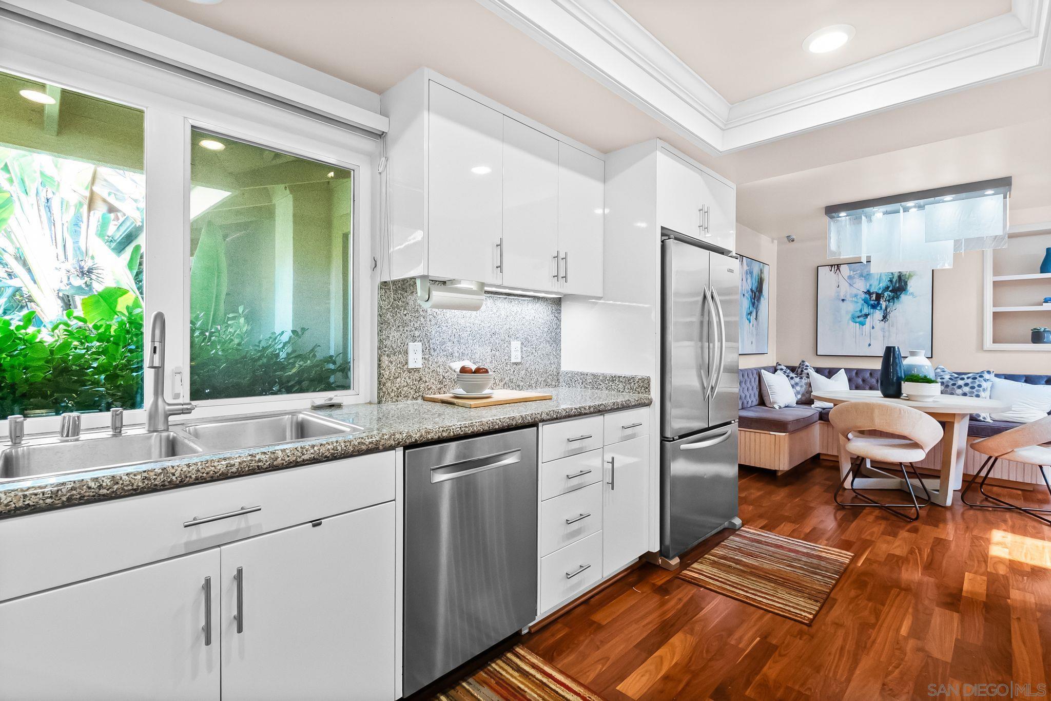 Detail Gallery Image 12 of 29 For 5979  via Zurita, La Jolla,  CA 92037 - 4 Beds | 2 Baths