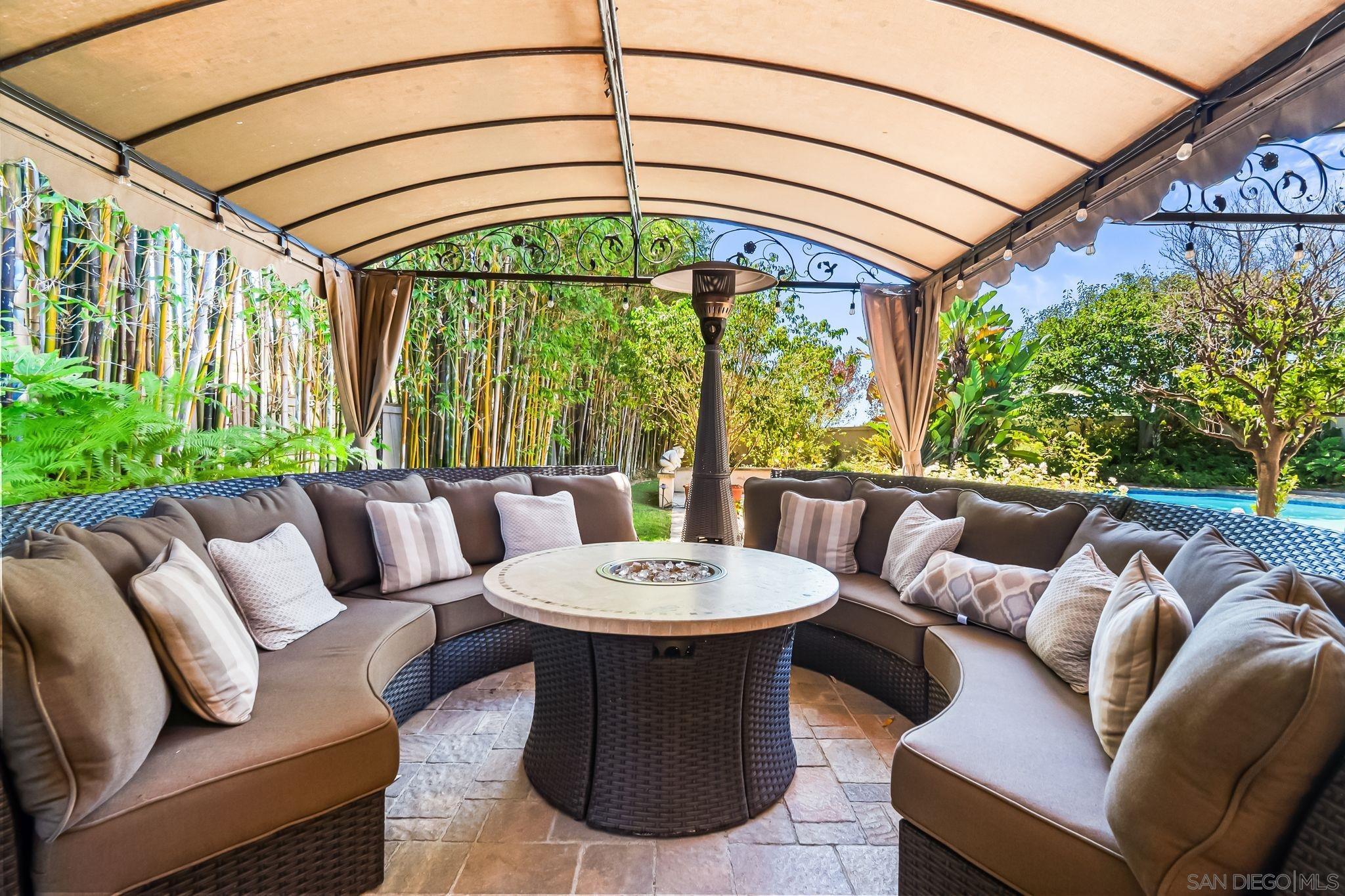 Detail Gallery Image 15 of 29 For 5979  via Zurita, La Jolla,  CA 92037 - 4 Beds | 2 Baths