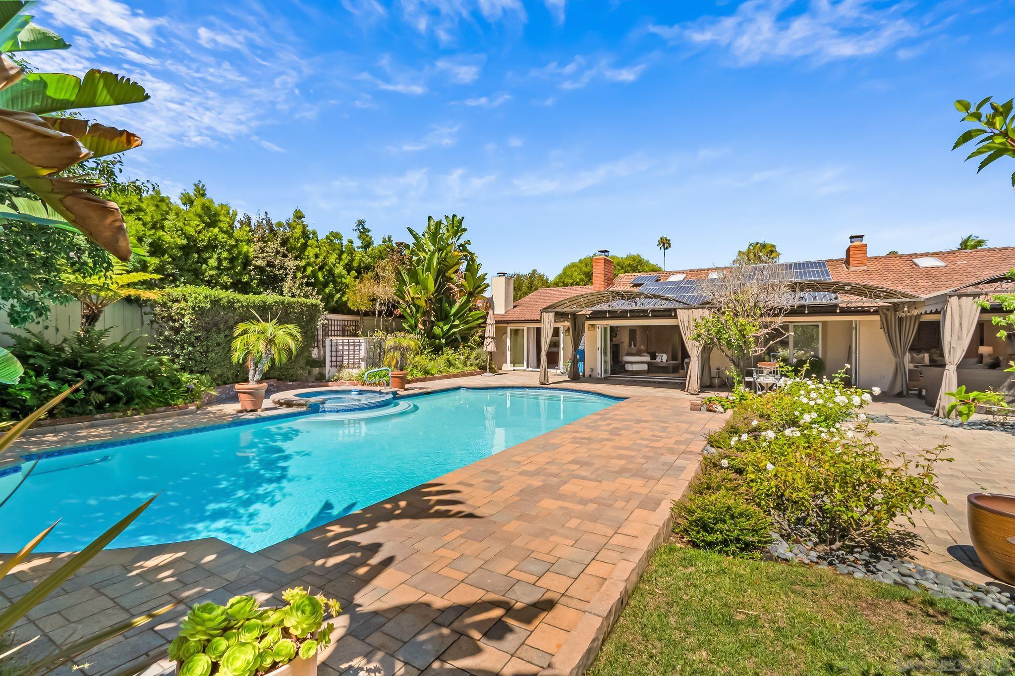 Detail Gallery Image 17 of 29 For 5979  via Zurita, La Jolla,  CA 92037 - 4 Beds | 2 Baths