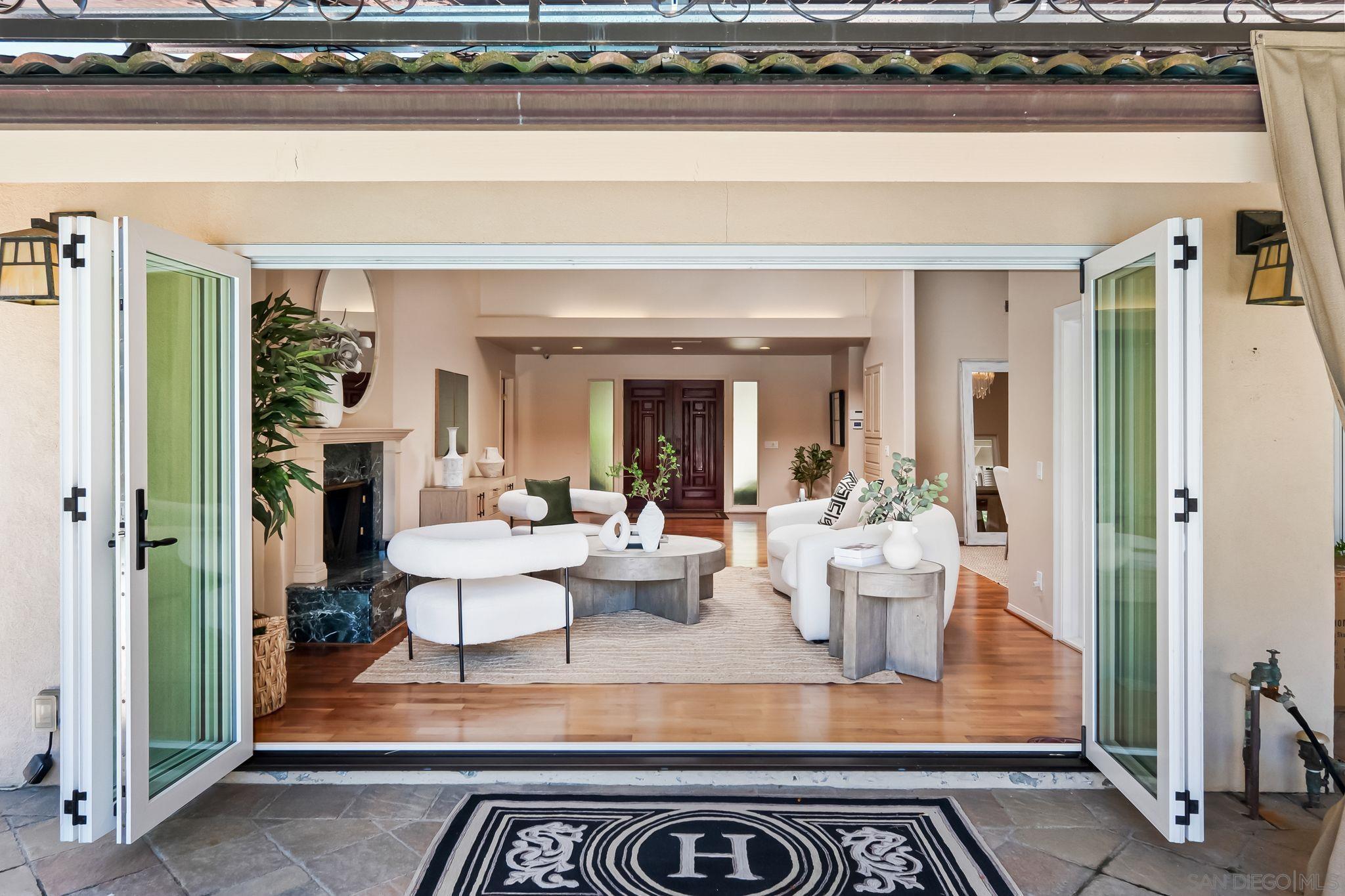 Detail Gallery Image 19 of 29 For 5979  via Zurita, La Jolla,  CA 92037 - 4 Beds | 2 Baths