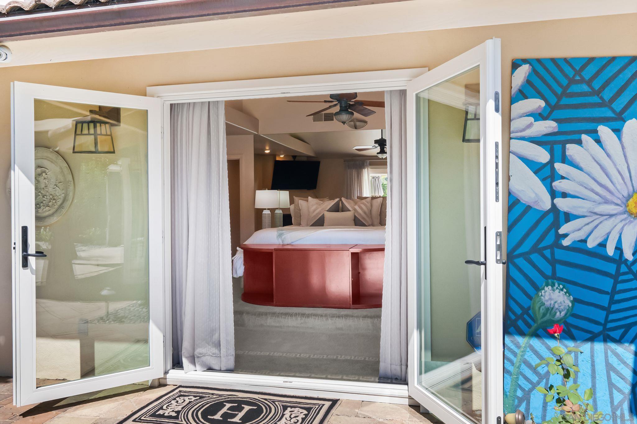 Detail Gallery Image 20 of 29 For 5979  via Zurita, La Jolla,  CA 92037 - 4 Beds | 2 Baths