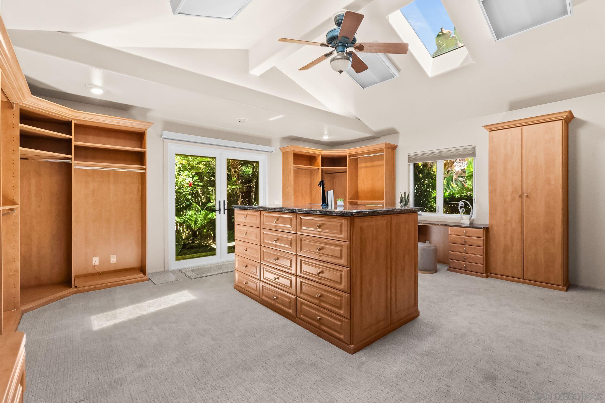 Detail Gallery Image 24 of 29 For 5979  via Zurita, La Jolla,  CA 92037 - 4 Beds | 2 Baths