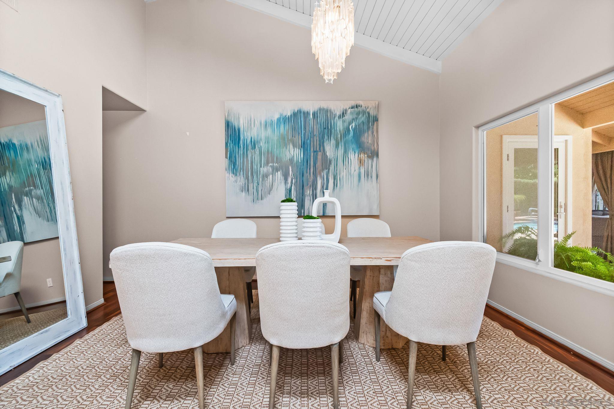 Detail Gallery Image 9 of 29 For 5979  via Zurita, La Jolla,  CA 92037 - 4 Beds | 2 Baths