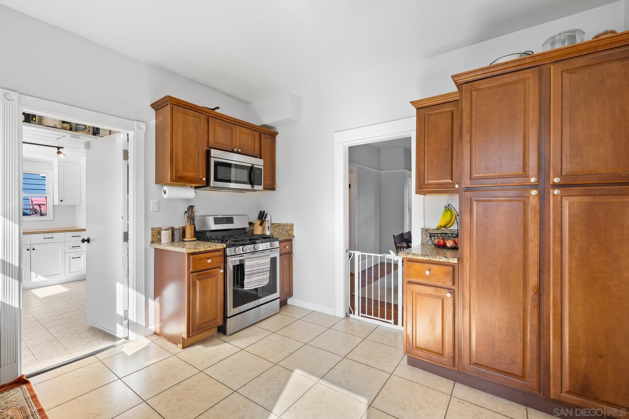 Detail Gallery Image 11 of 23 For 409 S Tulip, Escondido,  CA 92025 - 4 Beds | 2 Baths