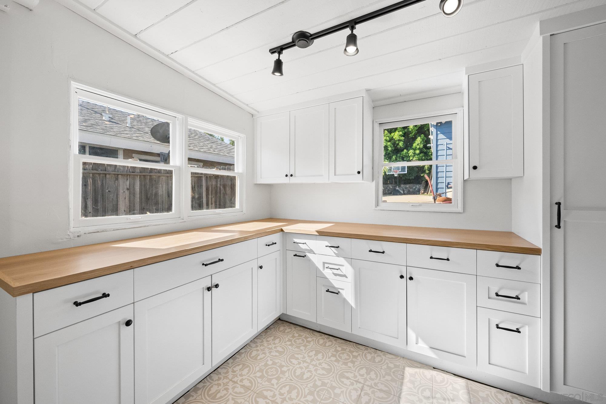 Detail Gallery Image 13 of 23 For 409 S Tulip, Escondido,  CA 92025 - 4 Beds | 2 Baths