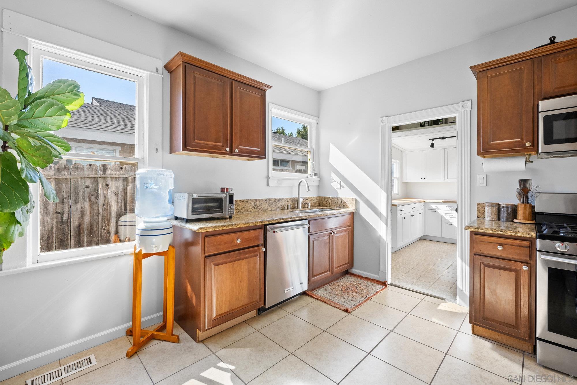 Detail Gallery Image 10 of 23 For 409 S Tulip, Escondido,  CA 92025 - 4 Beds | 2 Baths