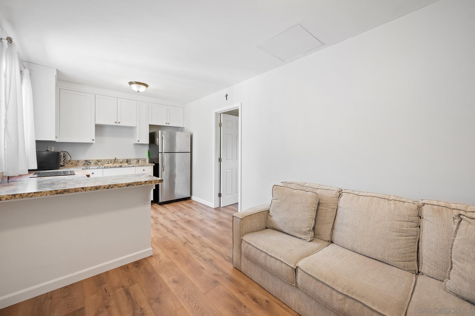 Detail Gallery Image 3 of 18 For 409-2 S Tulip Street, Escondido,  CA 92025 - 1 Beds | 1 Baths