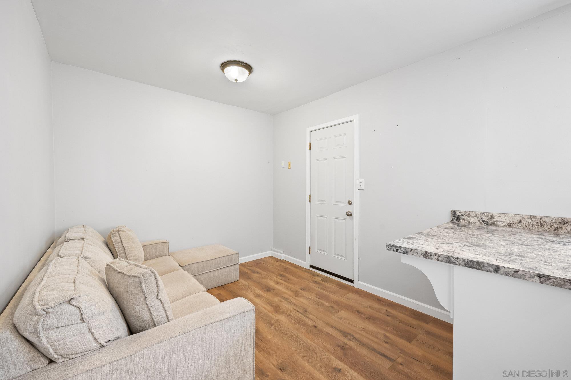 Detail Gallery Image 4 of 18 For 409-2 S Tulip Street, Escondido,  CA 92025 - 1 Beds | 1 Baths