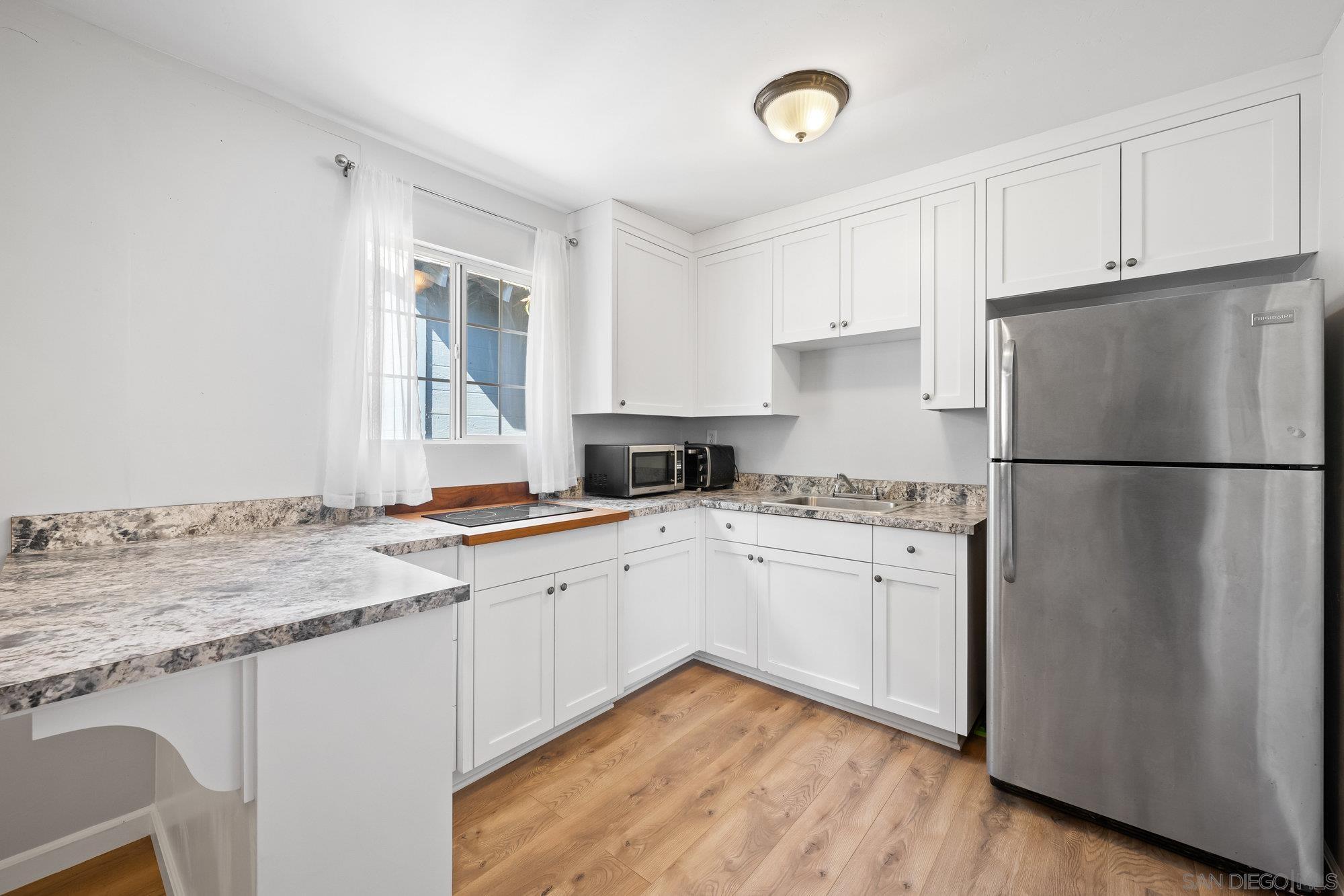 Detail Gallery Image 5 of 18 For 409-2 S Tulip Street, Escondido,  CA 92025 - 1 Beds | 1 Baths