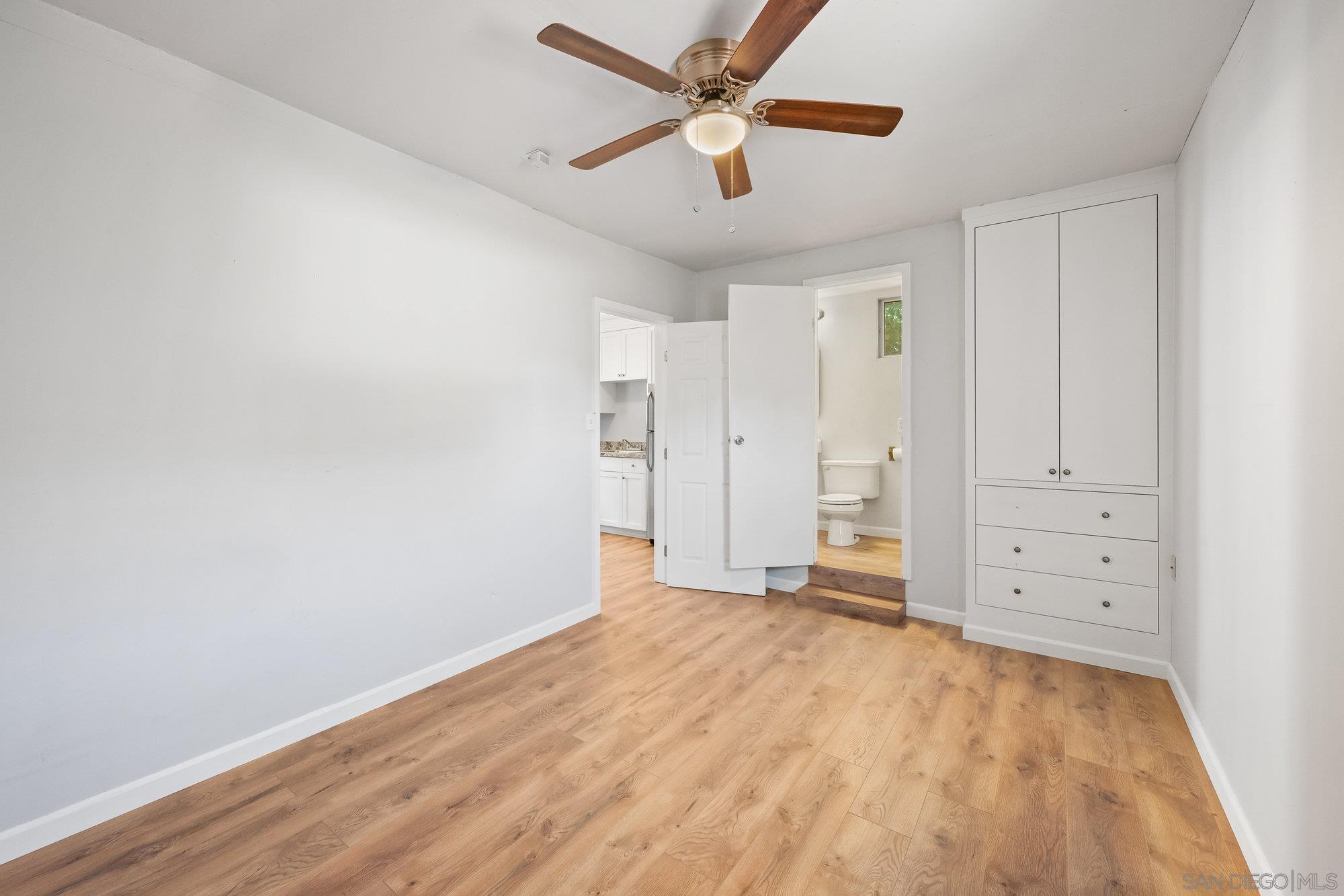 Detail Gallery Image 6 of 18 For 409-2 S Tulip Street, Escondido,  CA 92025 - 1 Beds | 1 Baths