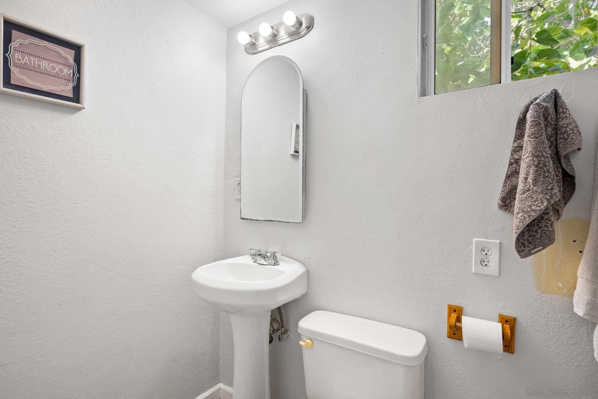 Detail Gallery Image 7 of 18 For 409-2 S Tulip Street, Escondido,  CA 92025 - 1 Beds | 1 Baths