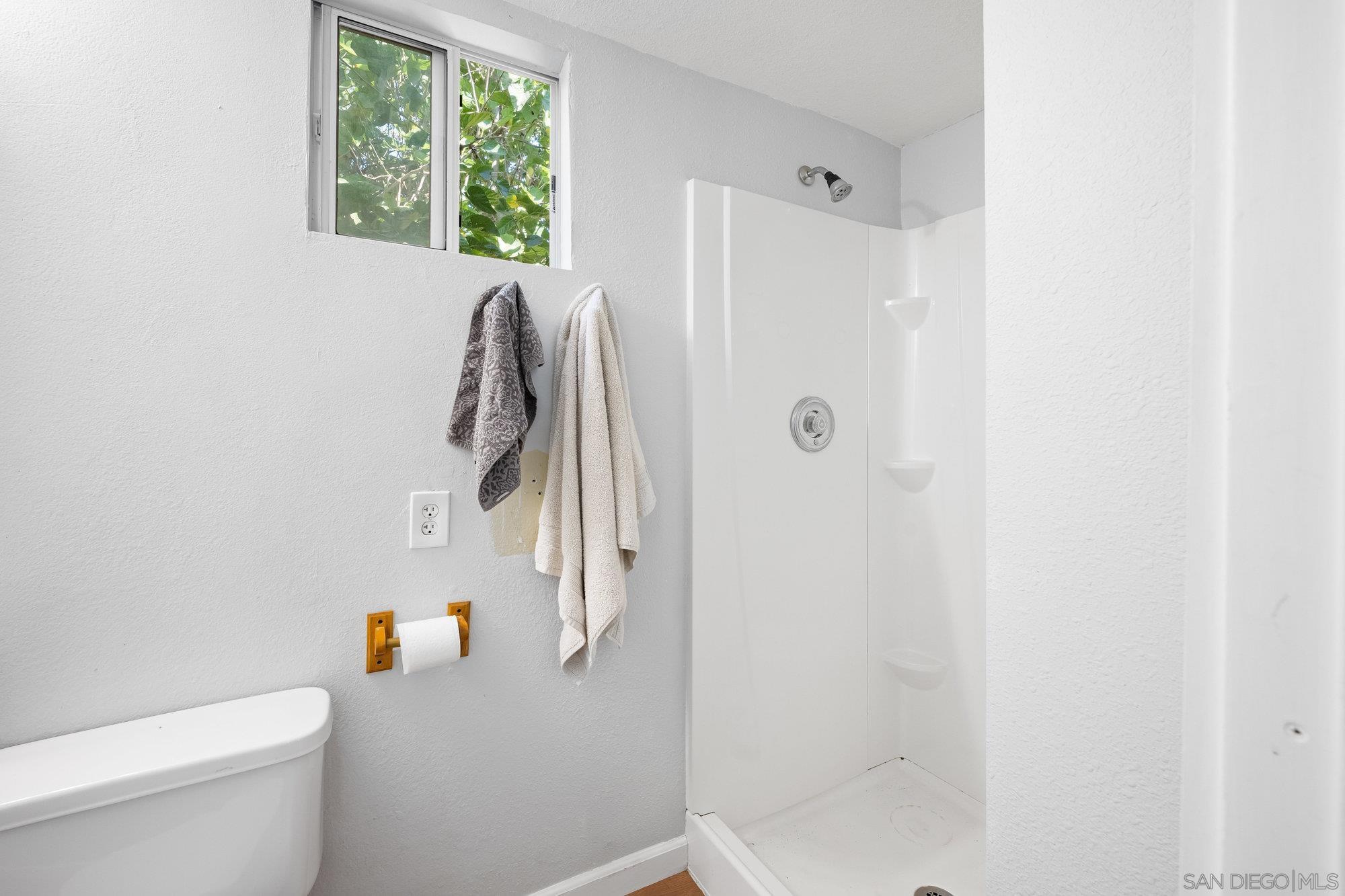 Detail Gallery Image 8 of 18 For 409-2 S Tulip Street, Escondido,  CA 92025 - 1 Beds | 1 Baths