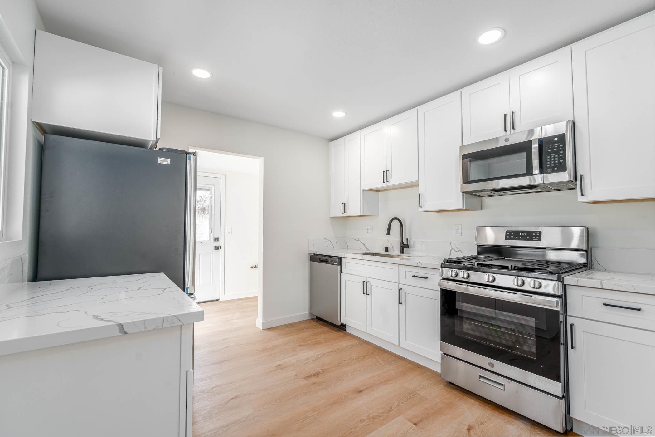 Detail Gallery Image 16 of 25 For 3921-23  Delta St., San Diego,  CA 92113 - – Beds | – Baths