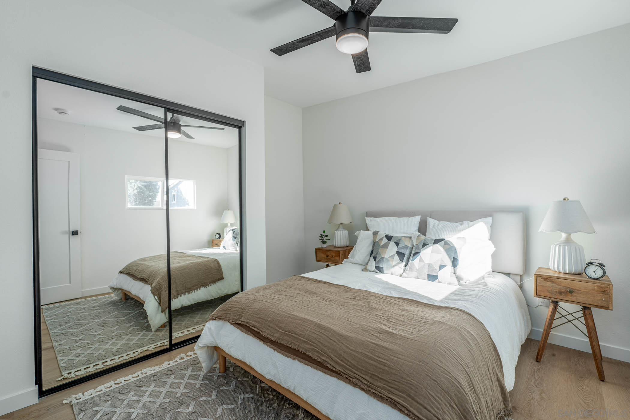 Detail Gallery Image 4 of 25 For 3921-23  Delta St., San Diego,  CA 92113 - – Beds | – Baths