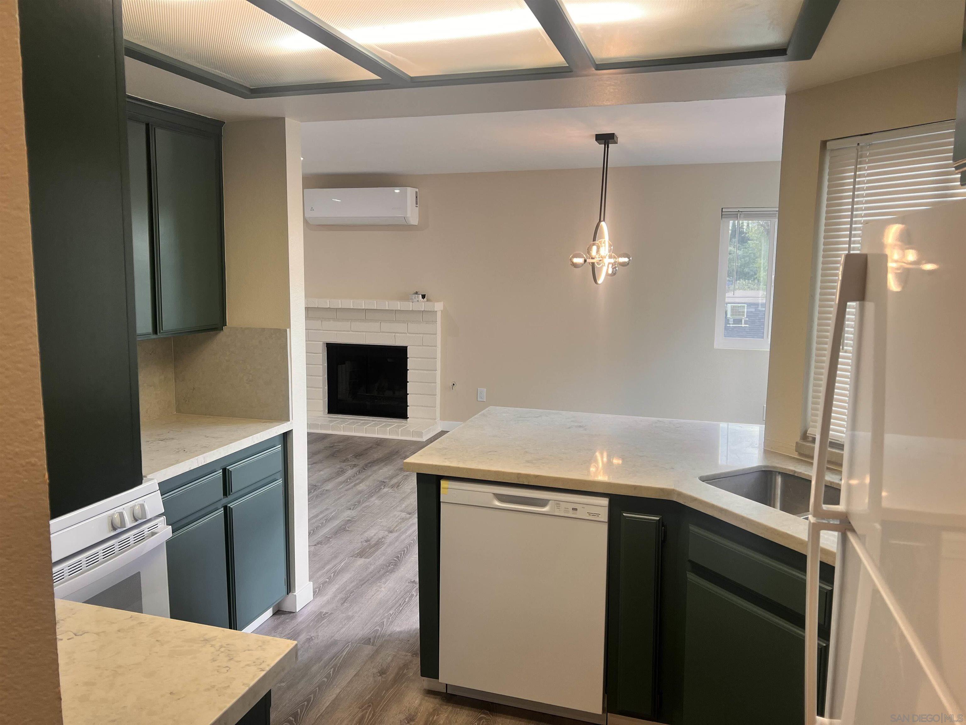 Detail Gallery Image 9 of 23 For 8365  Broadway  #27,  Lemon Grove,  CA 91945 - 2 Beds | 1/1 Baths