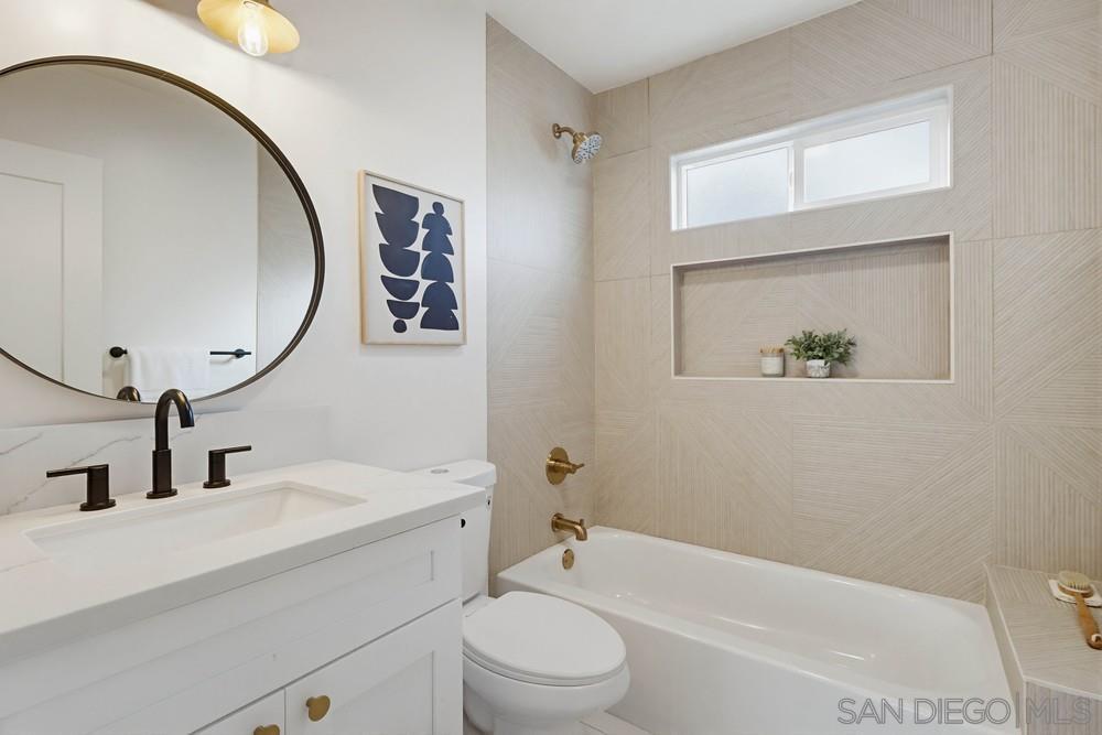 Detail Gallery Image 18 of 44 For 1056-1058  Lincoln Ave, San Diego,  CA 92103 - 4 Beds | 3 Baths