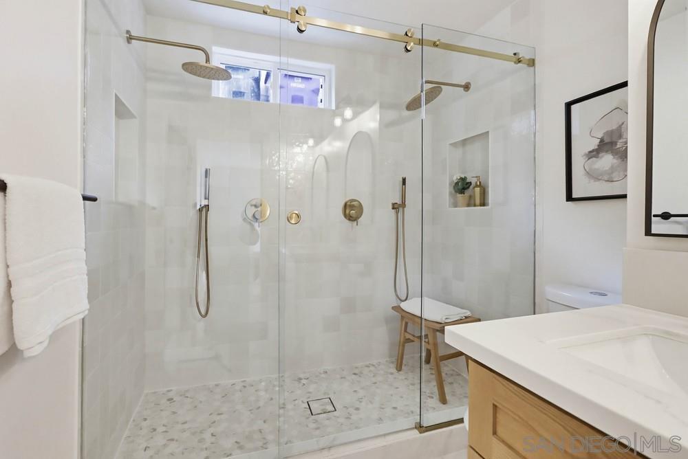 Detail Gallery Image 34 of 44 For 1056-1058  Lincoln Ave, San Diego,  CA 92103 - 4 Beds | 3 Baths