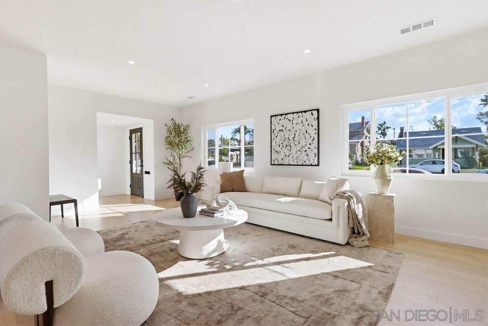 Detail Gallery Image 9 of 44 For 1056-1058  Lincoln Ave, San Diego,  CA 92103 - 4 Beds | 3 Baths