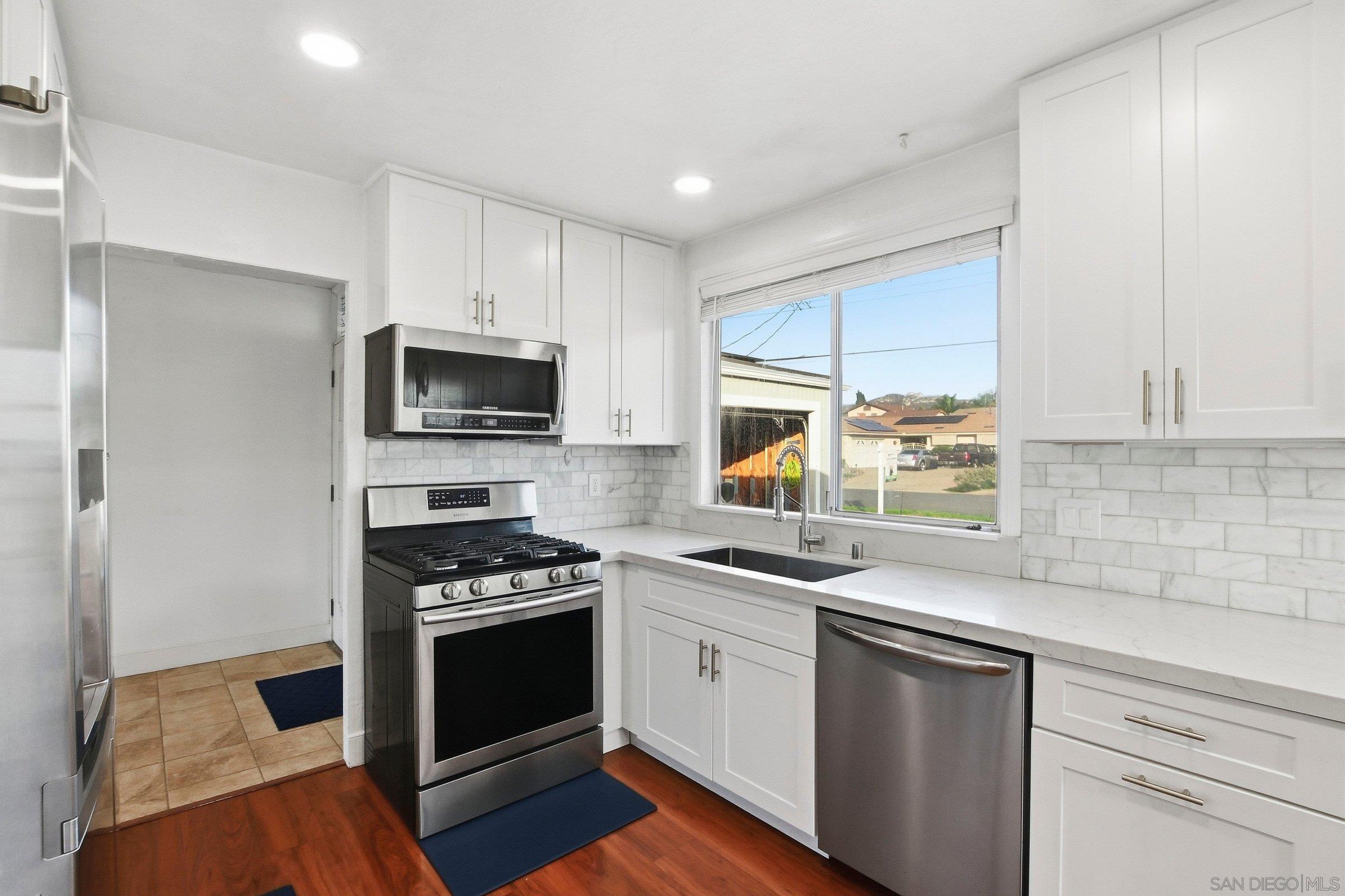 Detail Gallery Image 9 of 26 For 754  Alveda Avenue, El Cajon,  CA 92019 - 3 Beds | 2 Baths