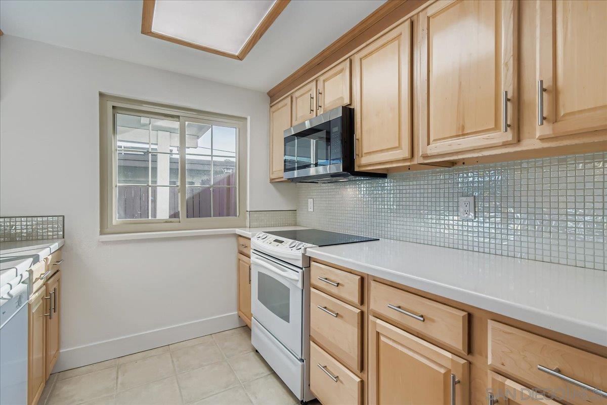 Detail Gallery Image 16 of 39 For 1158  Denver Lane  #C,  El Cajon,  CA 92021 - 3 Beds | 2/1 Baths