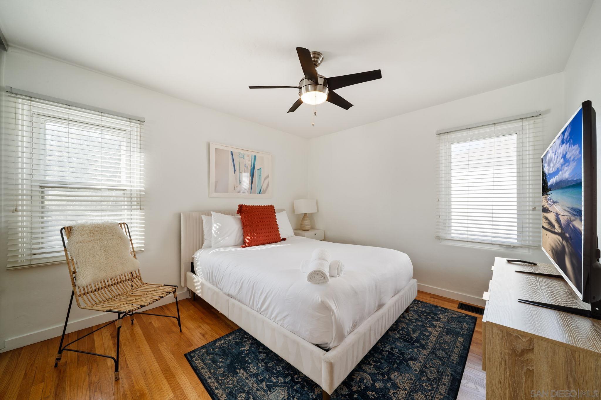 Detail Gallery Image 12 of 21 For 2154  Union St, San Diego,  CA 92101 - 2 Beds | 1 Baths