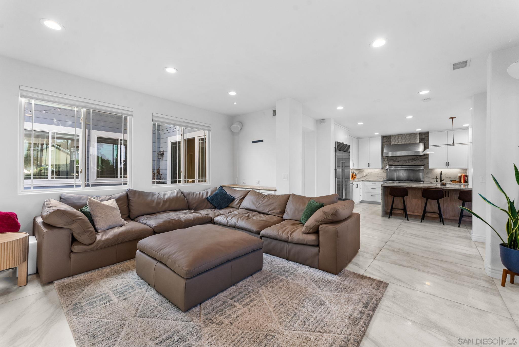 Detail Gallery Image 15 of 55 For 1550  Morenci St, San Diego,  CA 92110 - 5 Beds | 4 Baths