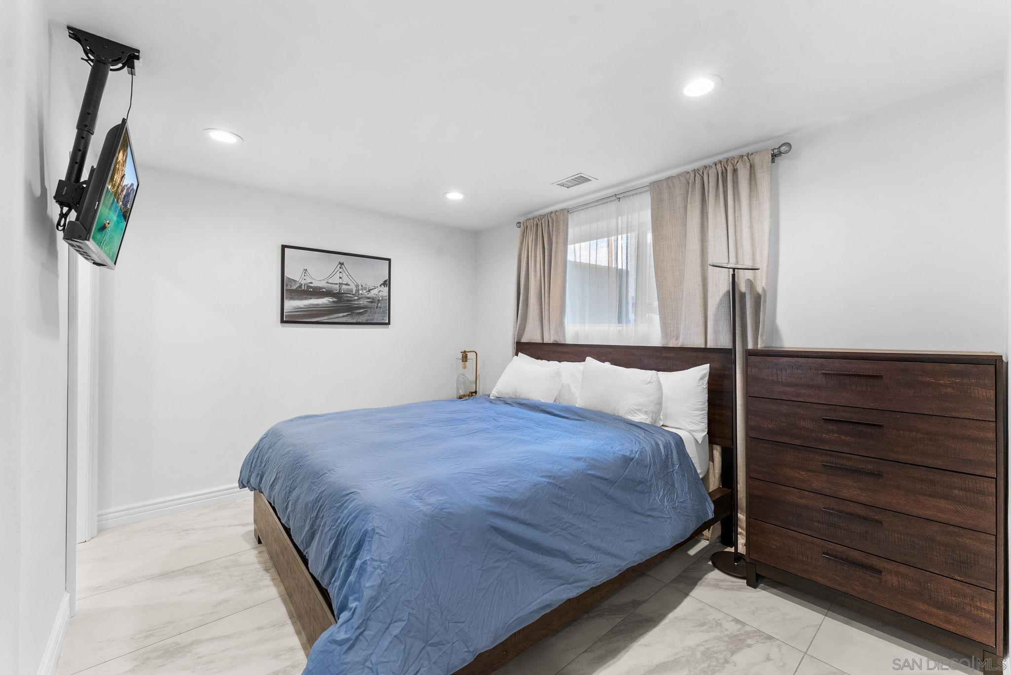 Detail Gallery Image 39 of 55 For 1550  Morenci St, San Diego,  CA 92110 - 5 Beds | 4 Baths